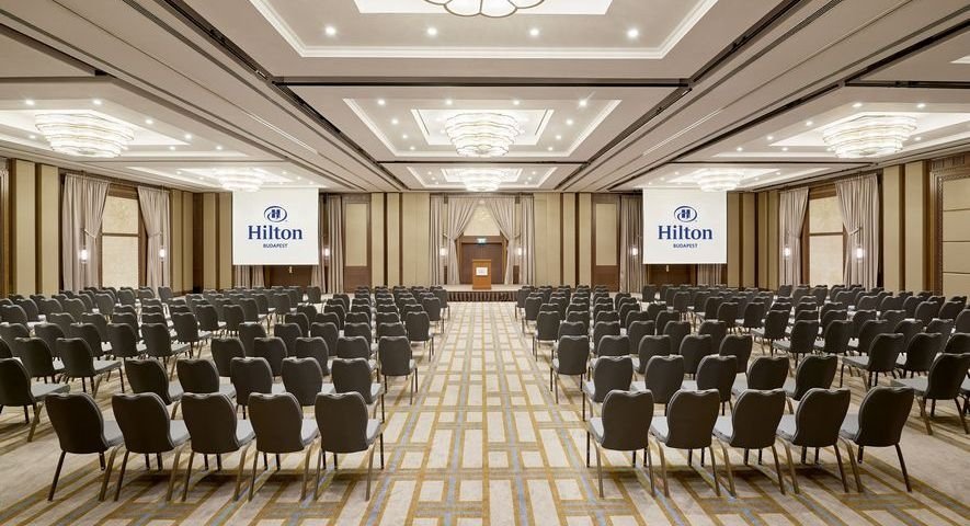 Möbelforrás konferenciaterem Hotel Hilton
